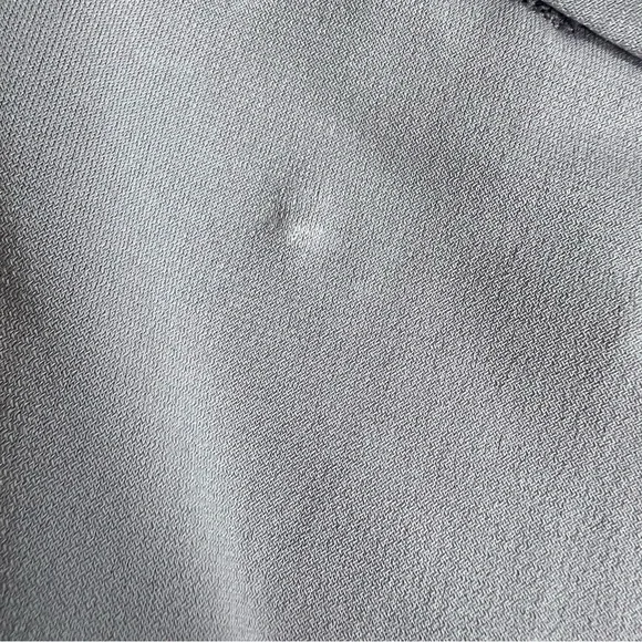 Gray Sleeveless Blouse - Picture 7 of 7